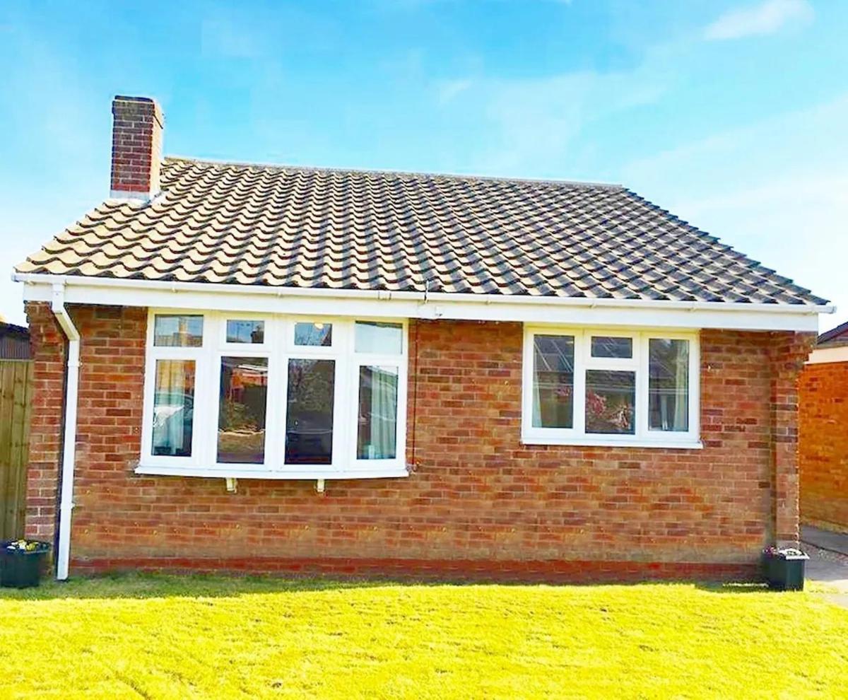 Seagull - - Close To & Shops * Chapel Saint Leonards